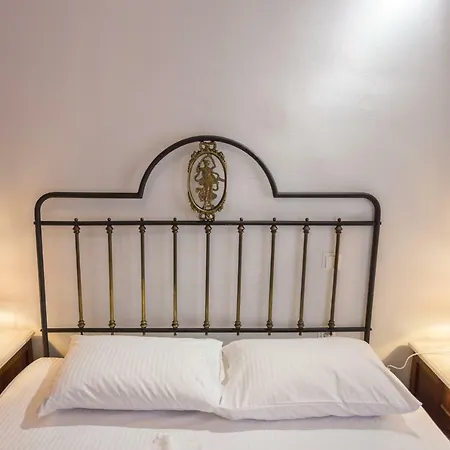 Sea View Penthouse With Roof Garden La Canea